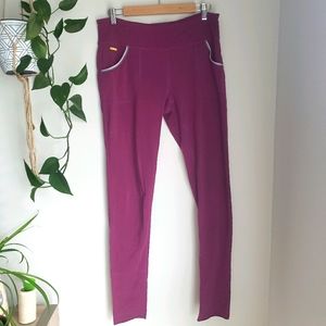 Yoga pants. Mid rise. Lolé brand.